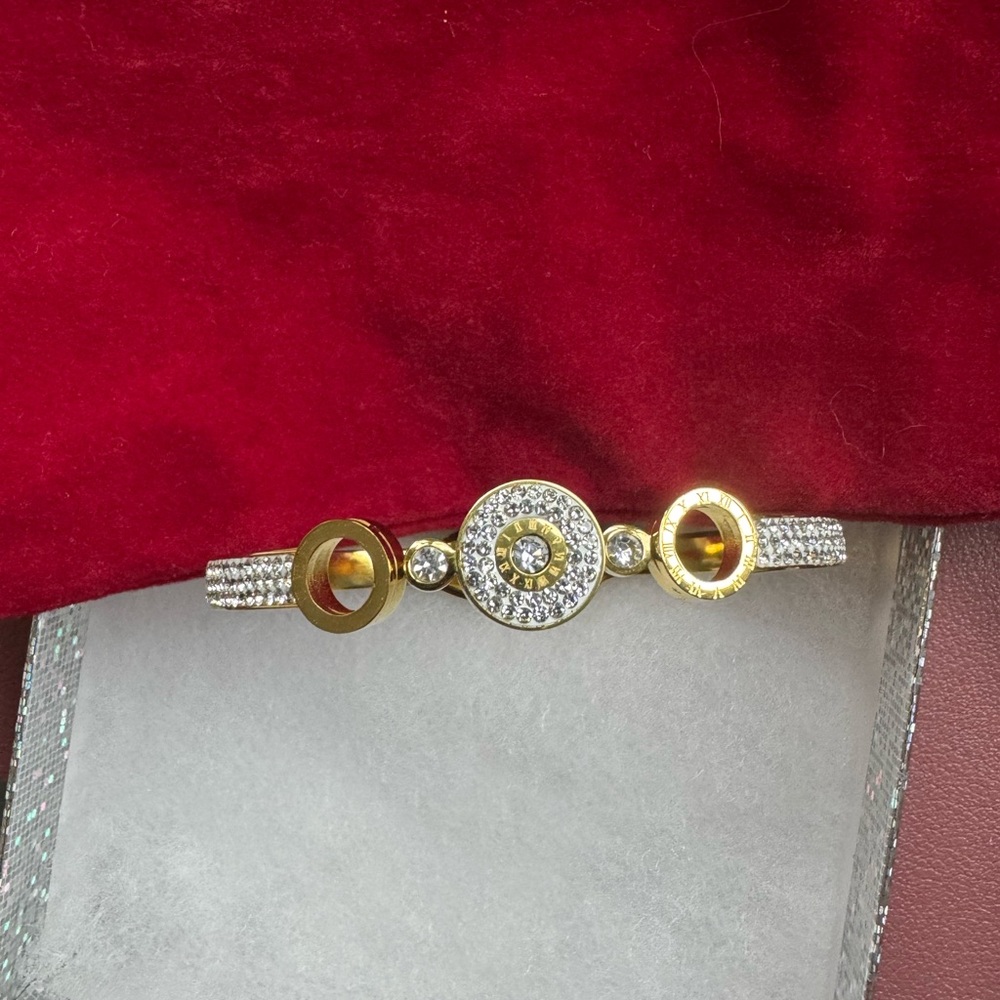 Elegant Gold and Silver Women's Bracelet
